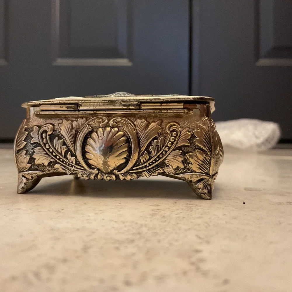 Vintage Ornate Silver Tone Heart Shell Trinket Jewelry Box Red Velvet Japan